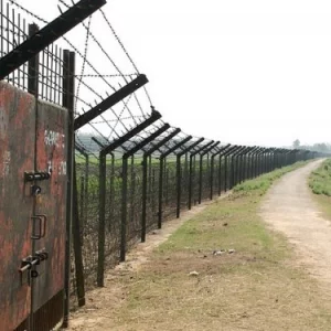 মধ্যরাতে বিশেষ পাহারায় সীমান্ত অতিক্রম করেন ওবায়দুল কাদের