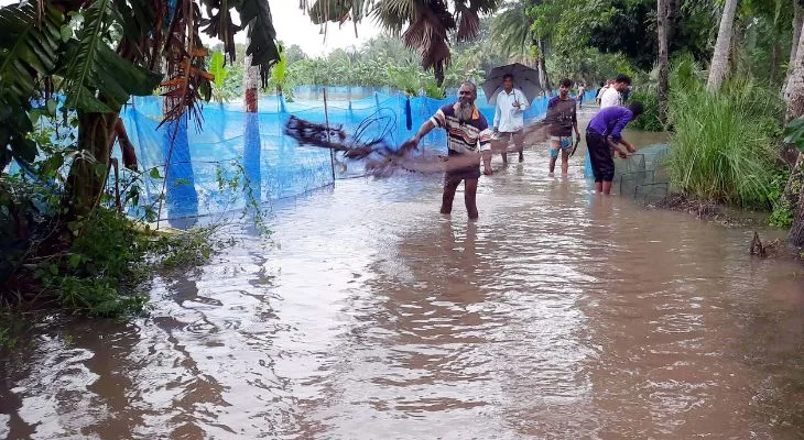চাহিদার তুলনায় নেই পর্যপ্ত ত্রাণ, অনাহারে পানিবন্দিারা