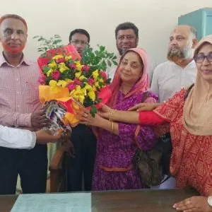 ৩২৬ টাকা আত্মসাতের অভিযোগে বরখাস্ত, ১৬ বছর মামলা লড়ে জিতে ফিরলেন স্বপদে