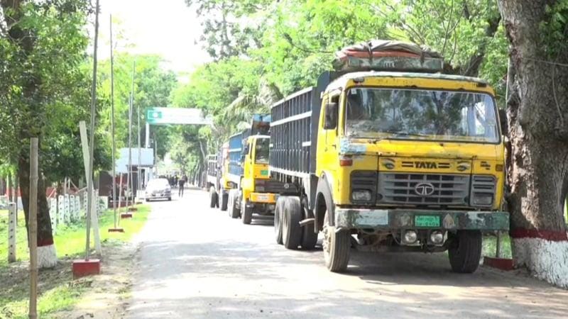 আখাউড়া স্থলবন্দরে ৭ দিন বন্ধ আমদানি রপ্তানি