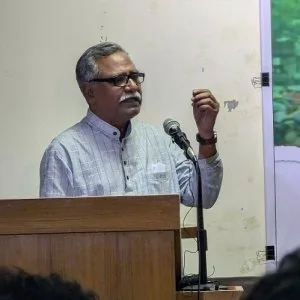বাংলাদেশে সংখ্যাগরিষ্ঠ হলো শ্রমজীবী মানুষ: আনু মুহাম্মদ