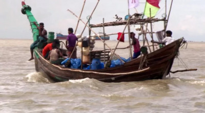 ইলিশ ধরায় নিষেধাজ্ঞা: জেলেরা পেলেন ৭ হাজার ৬৬২ টন চাল
