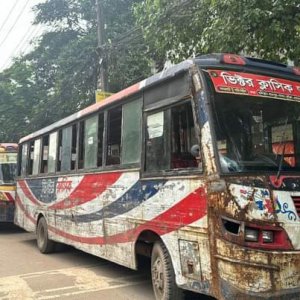 ভিক্টর বাসে জবির ছাত্রীকে হেনস্তা, মালিকপক্ষকে ৩ দিনের আলটিমেটাম