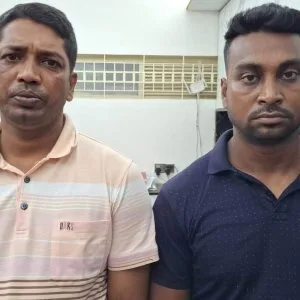 তেজগাঁওয়ে বিদ্যুৎ বিতরণ কোম্পানিতে চাঁদাবাজি, দুজন গ্রেফতার