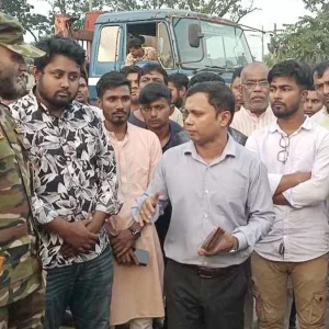 চার স্তরের নিরাপত্তার মধ্য দিয়ে কালকিনিতে ঐতিহ্যবাহী মেলা শুরু