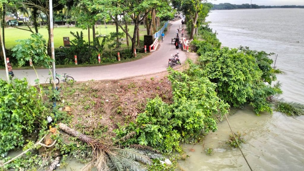 উজিরপুরে ভাঙ্গনে হুমকির মুখে সড়ক ৩ টি গ্রাম ৫টি শিক্ষাপ্রতিষ্ঠান সহ বাজার – বন্দর