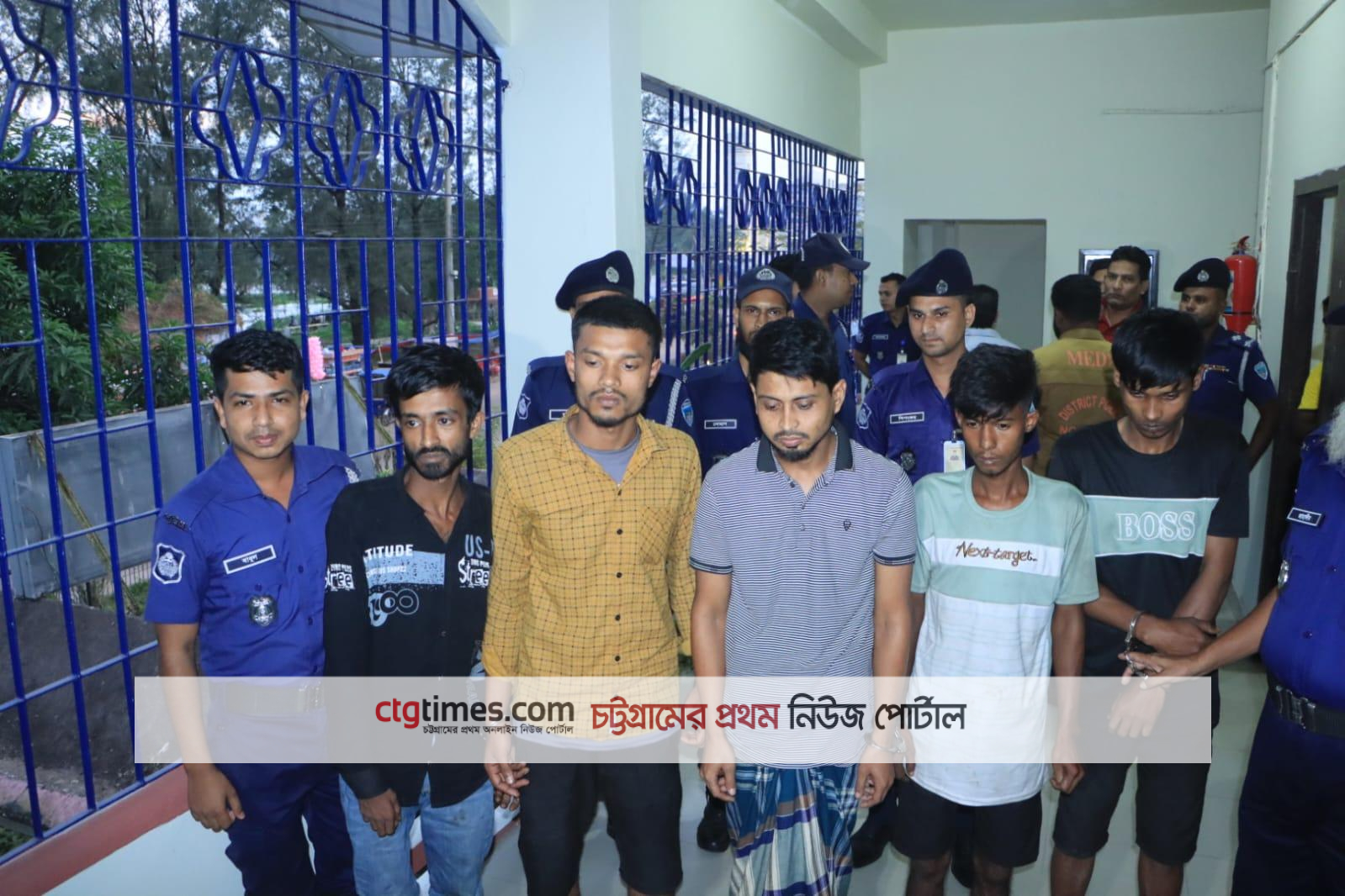 নোয়াখালীতে ১৭টি আগ্নেয়াস্ত্র,২৭৭ রাউন্ড গুলি মাদকসহ গ্রেপ্তার ৫