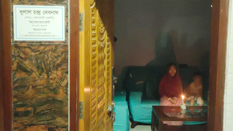 স্ত্রী–সন্তানকে বাড়িছাড়া করতে গ্যাস–বিদ্যুৎ–পানি বন্ধ