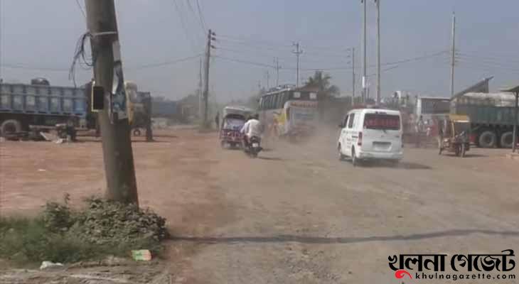 বেহাল অবস্থায় সাতক্ষীরা শ্যামনগর সড়ক, ভোগান্তিতে চার উপজেলার মানুষ