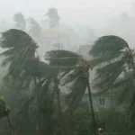 ৪ নদীবন্দরে সতর্কতা, দমকা হাওয়াসহ বৃষ্টির সম্ভাবনা 